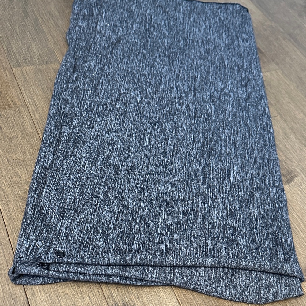 Women's Gray Scarf